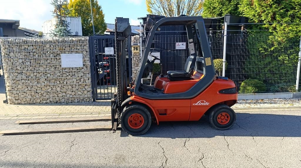Linde H 30 D, Duplex, Zusatzhydraulik, Palettengabel - Dīzeļiekrāvējs: foto 4 Linde H 30 D, Duplex, Zusatzhydraulik, Palettengabel - Dīzeļiekrāvējs: foto 4