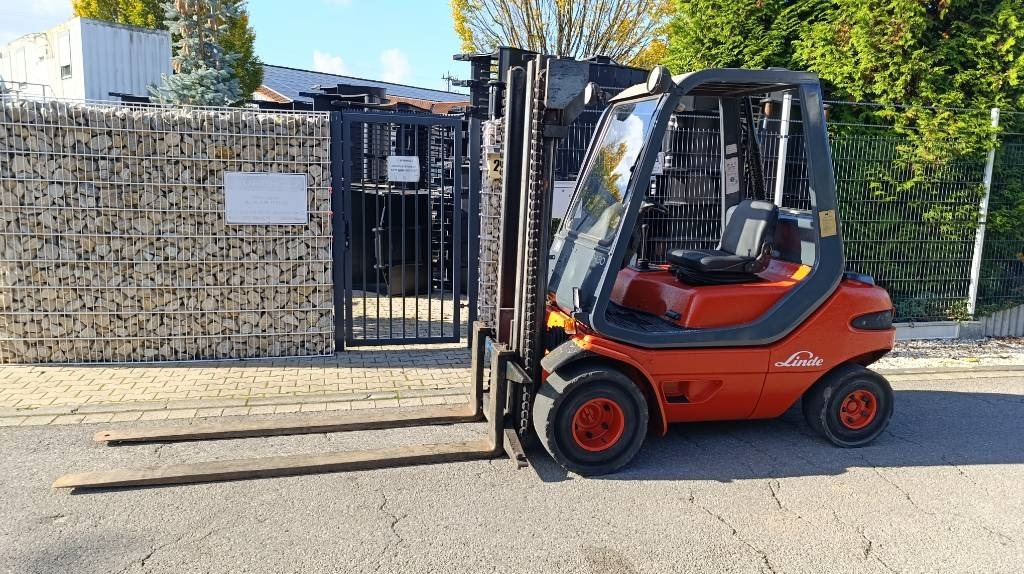 Linde H 30 D, Duplex, Zusatzhydraulik, Palettengabel - Dīzeļiekrāvējs: foto 5 Linde H 30 D, Duplex, Zusatzhydraulik, Palettengabel - Dīzeļiekrāvējs: foto 5