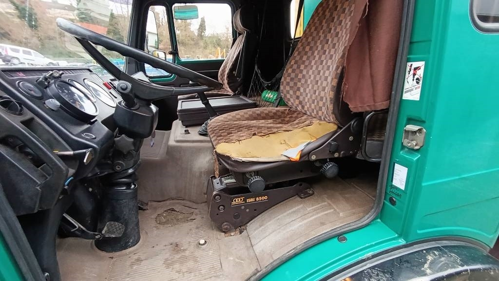 Mercedes-Benz SK 1628, Pritsche, Plane, Alubordwände 3-seitig - Kravas automašīna ar tentu: foto 4 Mercedes-Benz SK 1628, Pritsche, Plane, Alubordwände 3-seitig - Kravas automašīna ar tentu: foto 4