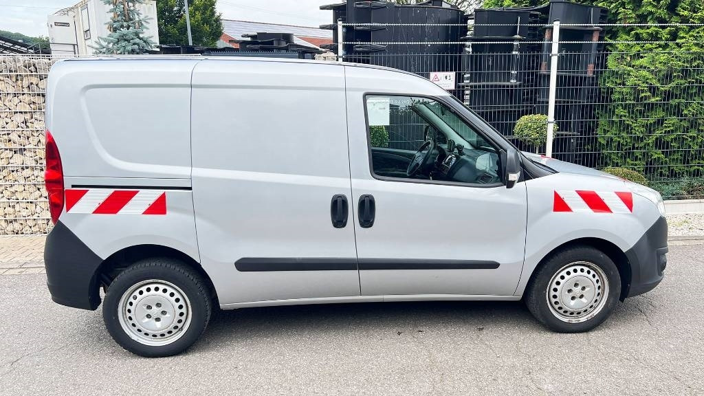 Opel Combo, 1.3 CDTi, Kastenwagen, Klima, PDC - Furgons ar slēgtā virsbūve: foto 2 Opel Combo, 1.3 CDTi, Kastenwagen, Klima, PDC - Furgons ar slēgtā virsbūve: foto 2
