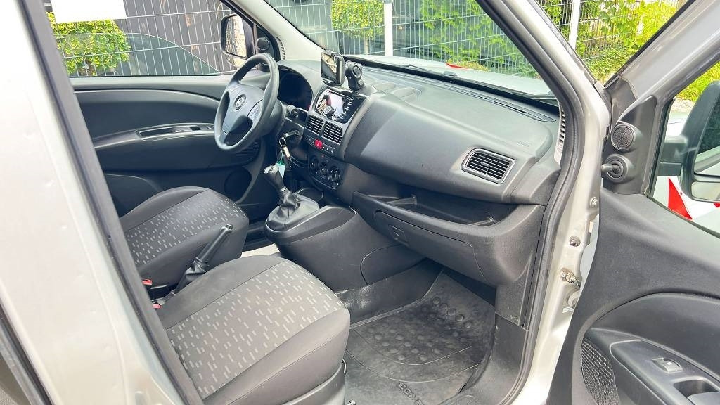 Furgons ar slēgtā virsbūve Opel Combo, 1.3 CDTi, Kastenwagen, Klima, PDC: foto 15