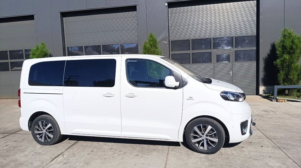 Toyota Proace 2.0 Van, Kleinbus, 7-Sitzer, Turboschaden - Kravas mikroautobuss: foto 3 Toyota Proace 2.0 Van, Kleinbus, 7-Sitzer, Turboschaden - Kravas mikroautobuss: foto 3