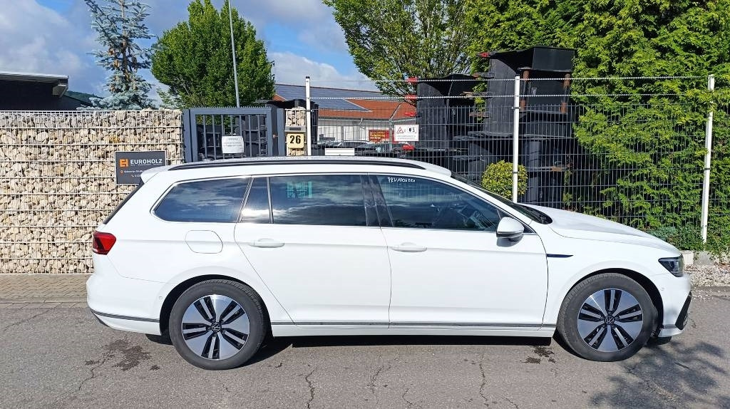 Volkswagen Passat GTE 1.4 Plug-In-Hybrid, Batterie neu, Navi - Vieglā automašīna: foto 4 Volkswagen Passat GTE 1.4 Plug-In-Hybrid, Batterie neu, Navi - Vieglā automašīna: foto 4