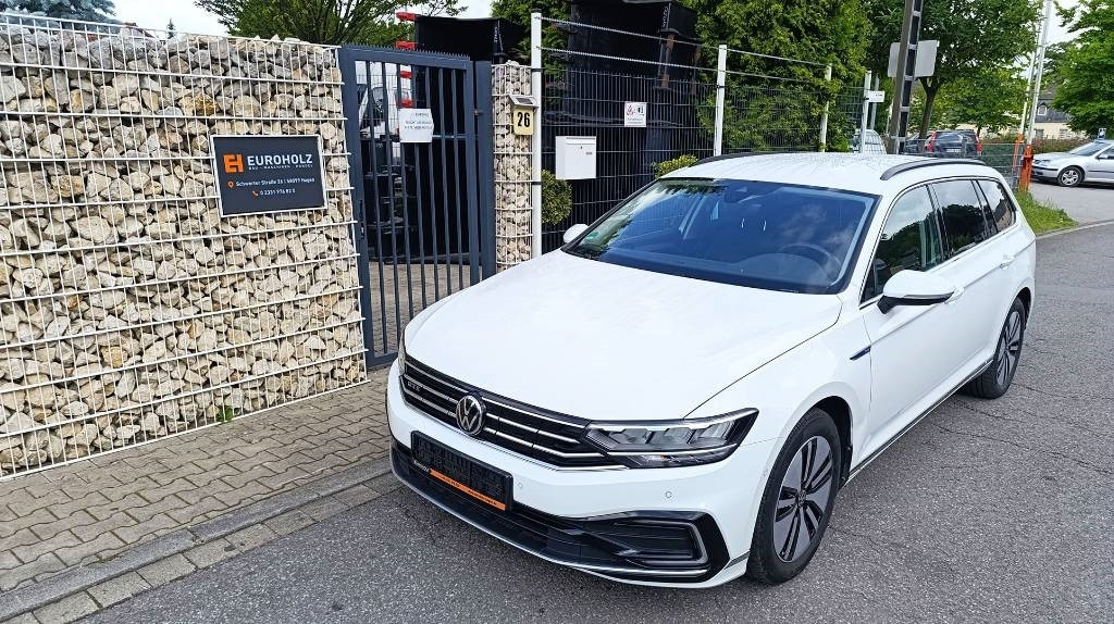 Volkswagen Passat GTE 1.4 Plug-In-Hybrid, Batterie neu, Navi - Vieglā automašīna: foto 1 Volkswagen Passat GTE 1.4 Plug-In-Hybrid, Batterie neu, Navi - Vieglā automašīna: foto 1