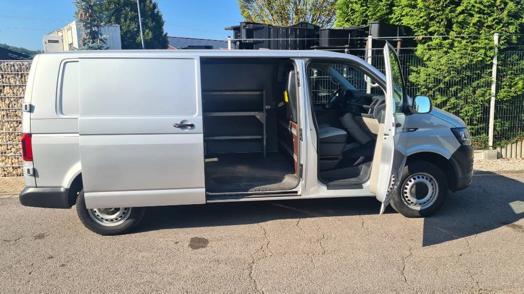 Volkswagen T5 2.0 TDI, Kasten, Werkstattschränke, Klima, AHK - Furgons ar slēgtā virsbūve: foto 5 Volkswagen T5 2.0 TDI, Kasten, Werkstattschränke, Klima, AHK - Furgons ar slēgtā virsbūve: foto 5
