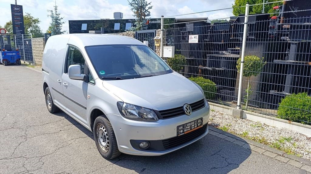 Volkswagen VW Caddy, Transporter, Werkstattschränke, Webasto - Furgons ar slēgtā virsbūve: foto 1 Volkswagen VW Caddy, Transporter, Werkstattschränke, Webasto - Furgons ar slēgtā virsbūve: foto 1