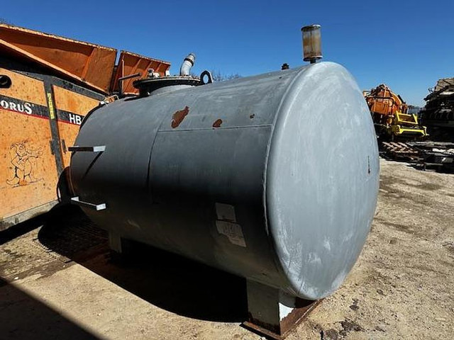 Big 5000l Dieseltankstelle, doppelwandig - Degvielas tvertne: foto 5 Big 5000l Dieseltankstelle, doppelwandig - Degvielas tvertne: foto 5