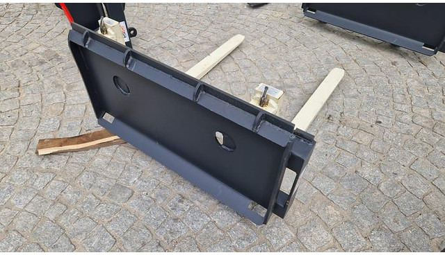 Big Palettengabel 2 t mit Bobcat 90 cm Aufnahme - Dakšas - Iekraušanas tehnika: foto 2 Big Palettengabel 2 t mit Bobcat 90 cm Aufnahme - Dakšas - Iekraušanas tehnika: foto 2