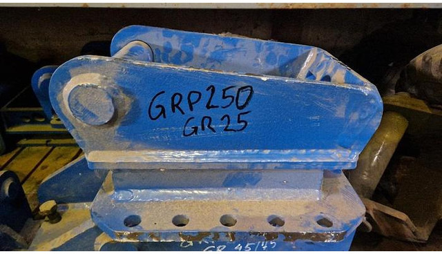 Mustang Abbruch & Sortiergreifer Anschraubplatte zu Mustang GRP250 / GR25 - Hidrauliskais āmurs: foto 3 Mustang Abbruch & Sortiergreifer Anschraubplatte zu Mustang GRP250 / GR25 - Hidrauliskais āmurs: foto 3