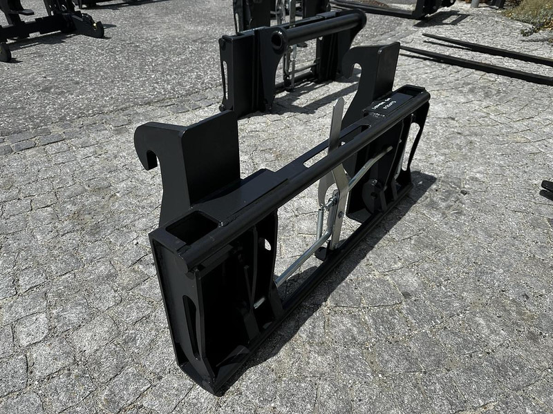 Big Adapter Liebherr 509 passend zu Euro Aufnahme - Papildaprīkojums: foto 3 Big Adapter Liebherr 509 passend zu Euro Aufnahme - Papildaprīkojums: foto 3