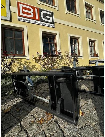 Big Genie / Terex Adapter passend zu Euro Aufnahme - Papildaprīkojums: foto 1 Big Genie / Terex Adapter passend zu Euro Aufnahme - Papildaprīkojums: foto 1