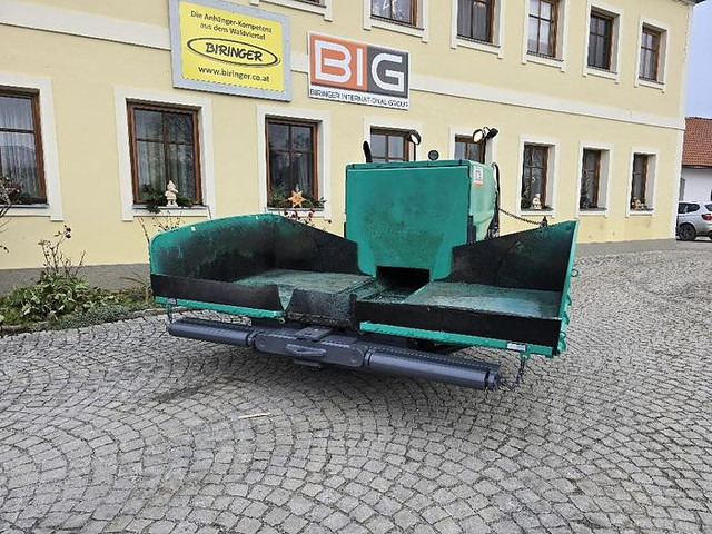 Vögele Super 800 Asphaltfertiger - Asfalta ieklāšanas tehnika: foto 5 Vögele Super 800 Asphaltfertiger - Asfalta ieklāšanas tehnika: foto 5