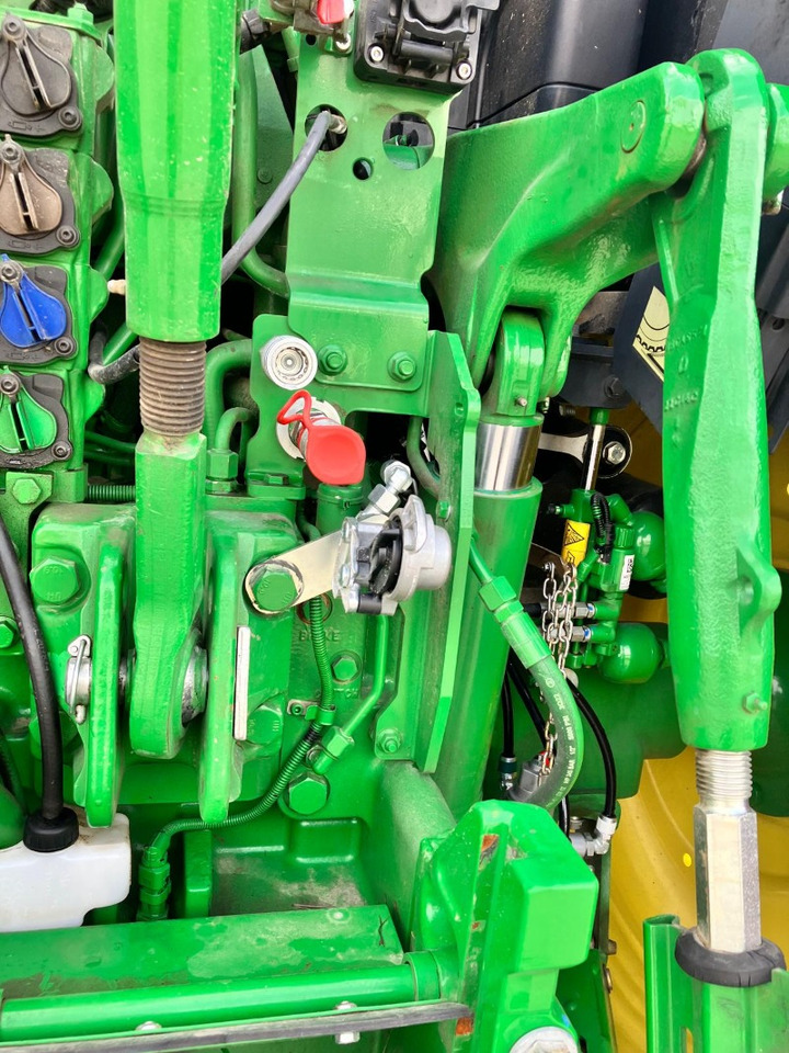 John Deere 6R 175 - Traktors: foto 1 John Deere 6R 175 - Traktors: foto 1