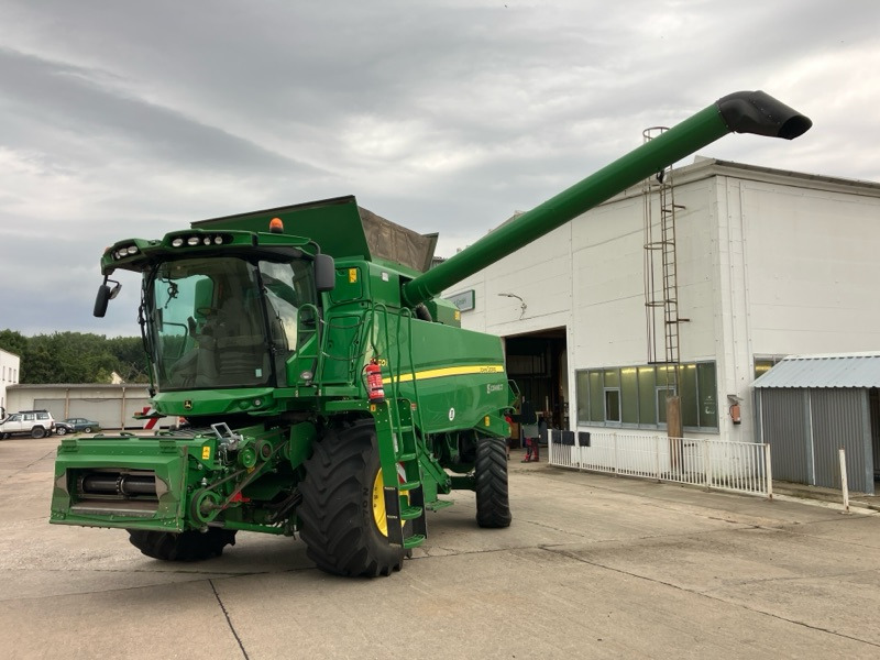 John Deere T560 mit 622R Schneidwerk - Labības kombains: foto 1 John Deere T560 mit 622R Schneidwerk - Labības kombains: foto 1