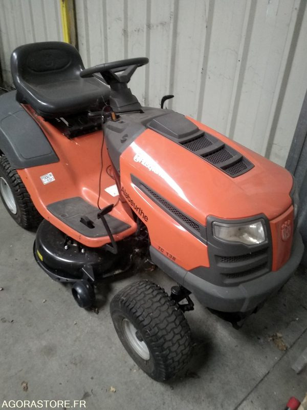 2 tondeuses autoportées - Zāles pļāvējs: foto 1 2 tondeuses autoportées - Zāles pļāvējs: foto 1