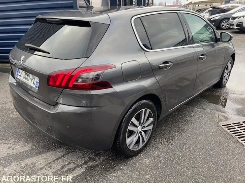 308 ALLURE BHDI 130cv EAT8- 08/2018- 151000KM - Vieglā automašīna: foto 3 308 ALLURE BHDI 130cv EAT8- 08/2018- 151000KM - Vieglā automašīna: foto 3