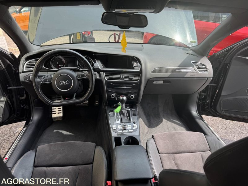 AUDI A4 RS4 - 2013 - 155 000KM - Vieglā automašīna: foto 5 AUDI A4 RS4 - 2013 - 155 000KM - Vieglā automašīna: foto 5