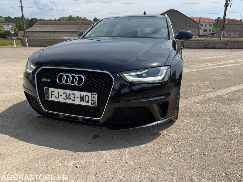 AUDI A4 RS4 - 2013 - 155 000KM - Vieglā automašīna: foto 1 AUDI A4 RS4 - 2013 - 155 000KM - Vieglā automašīna: foto 1