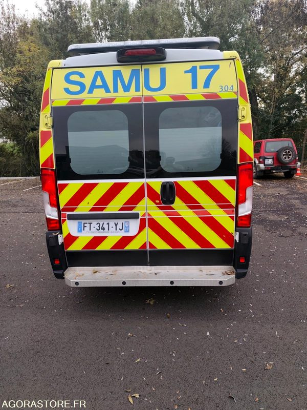 Ambulance réformée - Ātrās palīdzības mašīna: foto 5 Ambulance réformée - Ātrās palīdzības mašīna: foto 5