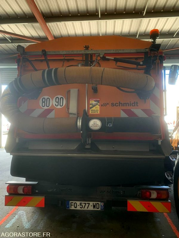 BALAYEUSE COMPOSÉE D'UN PORTEUR MERCEDES ET D'UN SYSTÈME DE BALAYAGE SCHMIDT - Ielu tīrīšanas mašīna: foto 5 BALAYEUSE COMPOSÉE D'UN PORTEUR MERCEDES ET D'UN SYSTÈME DE BALAYAGE SCHMIDT - Ielu tīrīšanas mašīna: foto 5