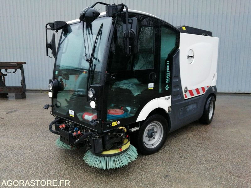 BALAYEUSE - MATHIEU - AZURA FLEX - 2020 / 4222 HEURES - Ielu tīrīšanas mašīna: foto 3 BALAYEUSE - MATHIEU - AZURA FLEX - 2020 / 4222 HEURES - Ielu tīrīšanas mašīna: foto 3
