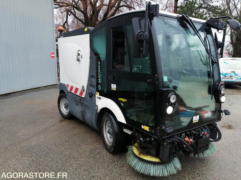 BALAYEUSE - MATHIEU - AZURA FLEX - 2020 / 4222 HEURES - Ielu tīrīšanas mašīna: foto 2 BALAYEUSE - MATHIEU - AZURA FLEX - 2020 / 4222 HEURES - Ielu tīrīšanas mašīna: foto 2