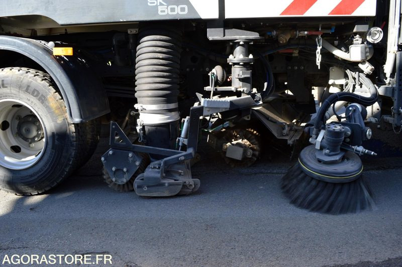 BALAYEUSE MERCEDES ATEGO 95000kms 2019 - Ielu tīrīšanas mašīna: foto 4 BALAYEUSE MERCEDES ATEGO 95000kms 2019 - Ielu tīrīšanas mašīna: foto 4