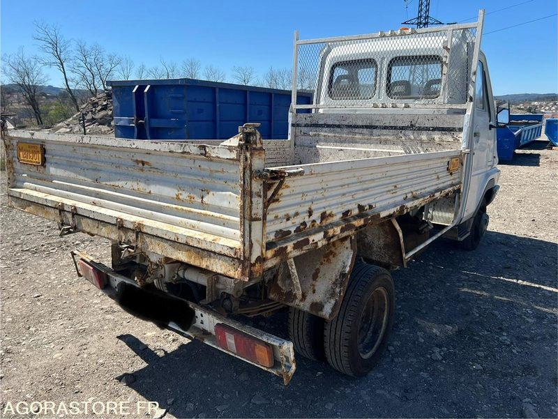 BENNE RENAULT B80 - 1995 - 125 800 KM - Komercauto pašizgāzējs: foto 2 BENNE RENAULT B80 - 1995 - 125 800 KM - Komercauto pašizgāzējs: foto 2