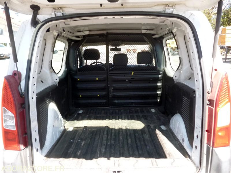 BERLINGO 1.6HDI 3 PLACES - Mazs furgons: foto 5 BERLINGO 1.6HDI 3 PLACES - Mazs furgons: foto 5