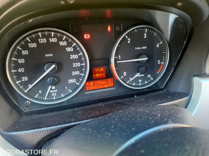 BMW 320 D TOURING - 2010 - 214562km - Universālis: foto 2 BMW 320 D TOURING - 2010 - 214562km - Universālis: foto 2