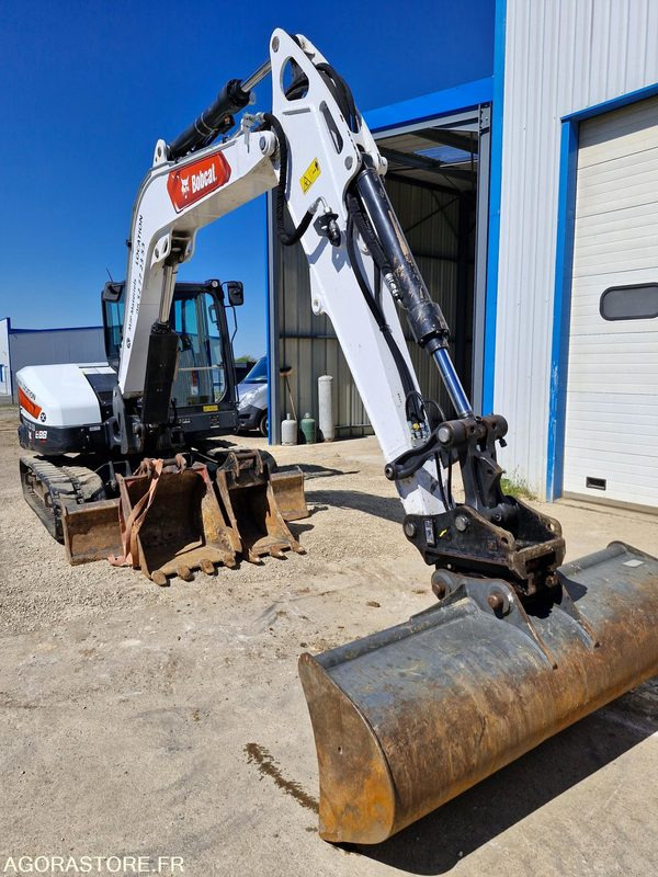 BOBCAT E88 2023 1350h avec godet TILT - Mini-ekskavators: foto 1 BOBCAT E88 2023 1350h avec godet TILT - Mini-ekskavators: foto 1
