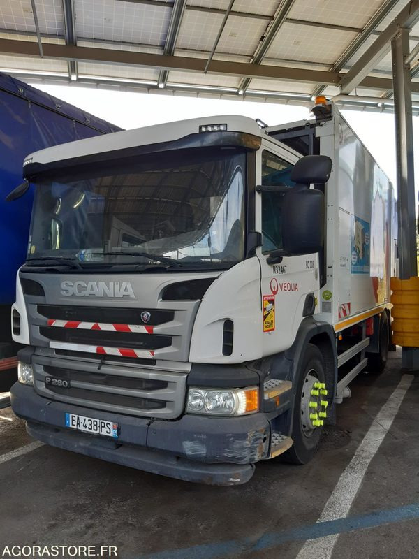 BOM AR SCANIA 19T - SEMAT - R32467 - 182244 kms - Atkritumu vedējs: foto 1 BOM AR SCANIA 19T - SEMAT - R32467 - 182244 kms - Atkritumu vedējs: foto 1
