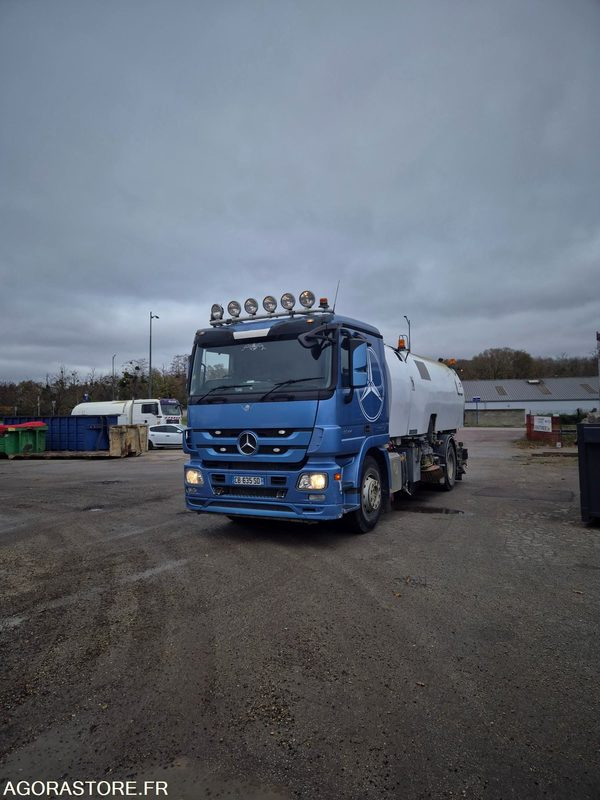 Balayeuse Eurovoirie Optifant 70 TA THP - 2012 - 242 000 heures - Ielu tīrīšanas mašīna: foto 3 Balayeuse Eurovoirie Optifant 70 TA THP - 2012 - 242 000 heures - Ielu tīrīšanas mašīna: foto 3