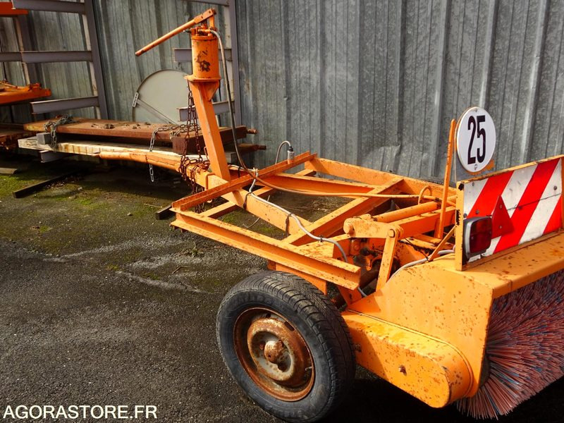 Balayeuse - Ielu tīrīšanas mašīna: foto 4 Balayeuse - Ielu tīrīšanas mašīna: foto 4