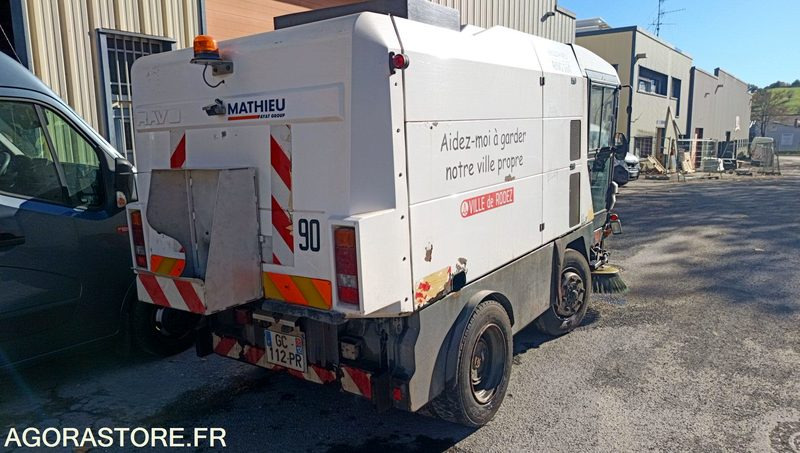 Balayeuse - Mathieu Ravo 560 - 2008 - 894640km - Ielu tīrīšanas mašīna: foto 2 Balayeuse - Mathieu Ravo 560 - 2008 - 894640km - Ielu tīrīšanas mašīna: foto 2