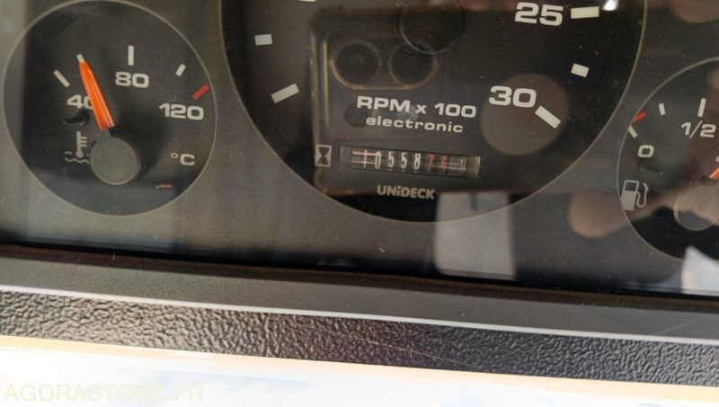 Balayeuse - Mathieu Ravo 560 - 2008 - 894640km - Ielu tīrīšanas mašīna: foto 3 Balayeuse - Mathieu Ravo 560 - 2008 - 894640km - Ielu tīrīšanas mašīna: foto 3