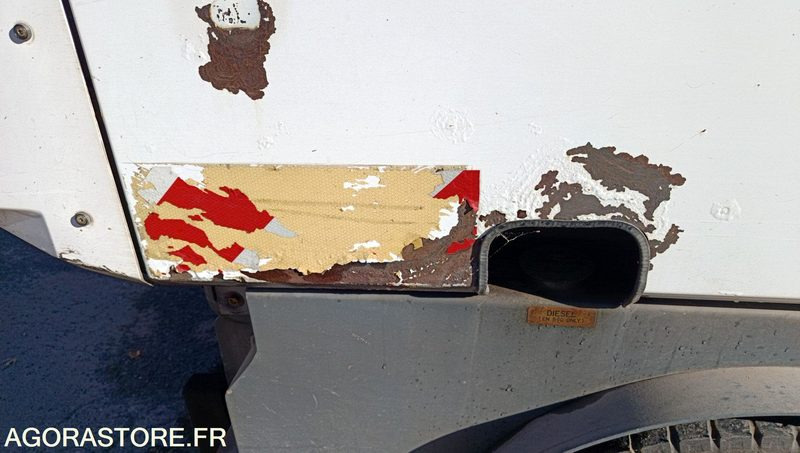 Balayeuse - Mathieu Ravo 560 - 2008 - 894640km - Ielu tīrīšanas mašīna: foto 4 Balayeuse - Mathieu Ravo 560 - 2008 - 894640km - Ielu tīrīšanas mašīna: foto 4