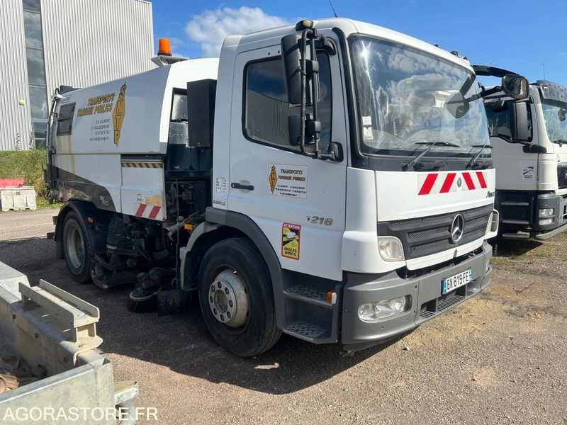 Balayeuse Mercedes sk500 - Ielu tīrīšanas mašīna: foto 2 Balayeuse Mercedes sk500 - Ielu tīrīšanas mašīna: foto 2