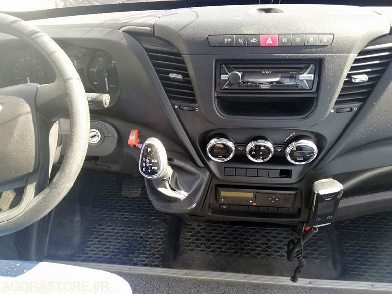 Bus Iveco UNVI 70C17 - 2017 - 120 000 km - Skolas autobuss: foto 3 Bus Iveco UNVI 70C17 - 2017 - 120 000 km - Skolas autobuss: foto 3
