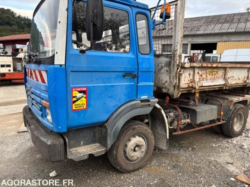 CAMION BENNE (TRI-BENNE) RENAULT S120 MIDLINER 1991 221000 KM - Kravas automašīna pašizgāzējs: foto 2 CAMION BENNE (TRI-BENNE) RENAULT S120 MIDLINER 1991 221000 KM - Kravas automašīna pašizgāzējs: foto 2