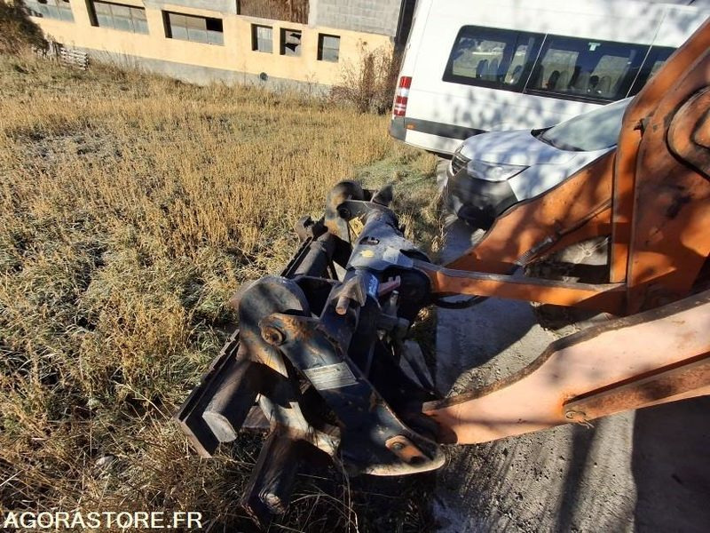 CHARGEUR FIAT HITACHI W110 A + FOURCHES + GODET + ETRAVE - Iekrāvējs: foto 4 CHARGEUR FIAT HITACHI W110 A + FOURCHES + GODET + ETRAVE - Iekrāvējs: foto 4