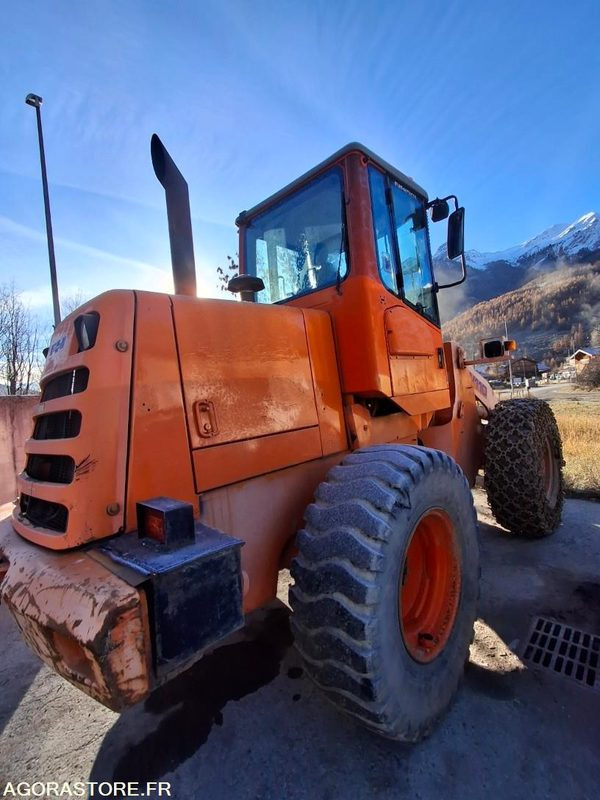 CHARGEUR FIAT HITACHI W110 A + FOURCHES + GODET + ETRAVE - Iekrāvējs: foto 2 CHARGEUR FIAT HITACHI W110 A + FOURCHES + GODET + ETRAVE - Iekrāvējs: foto 2