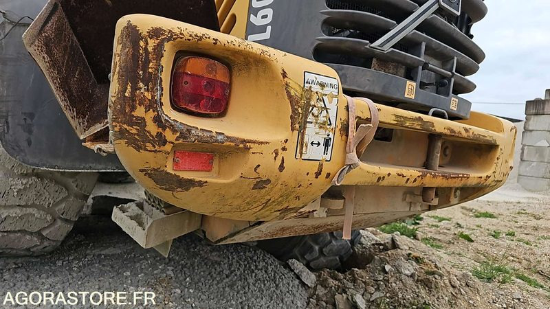 Iekrāvējs CHARGEUR SUR PNEUS VOLVO L60E - L60EV1599 - 1315 HEURES - 2004: foto 13