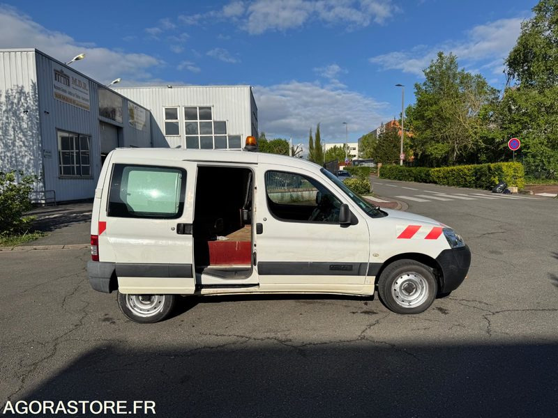 CITROËN BERLINGO - 2010 - 211 000 KM - Mazs furgons: foto 5 CITROËN BERLINGO - 2010 - 211 000 KM - Mazs furgons: foto 5