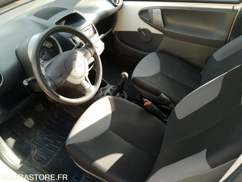 CITROEN C1 69693 kms 2013 - Vieglā automašīna: foto 5 CITROEN C1 69693 kms 2013 - Vieglā automašīna: foto 5