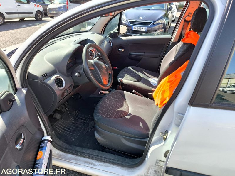 CITROEN C3 166786 kms 2006 - Vieglā automašīna: foto 4 CITROEN C3 166786 kms 2006 - Vieglā automašīna: foto 4