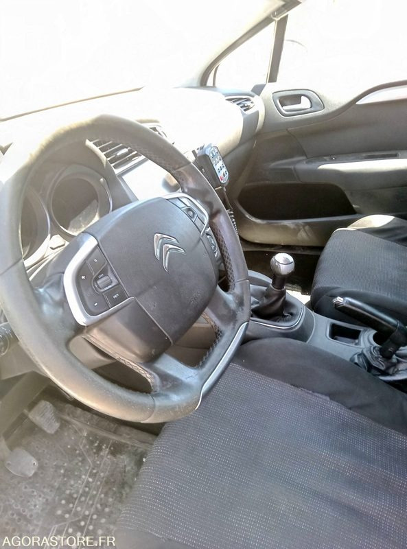 CITROEN C4 - Vieglā automašīna: foto 1 CITROEN C4 - Vieglā automašīna: foto 1