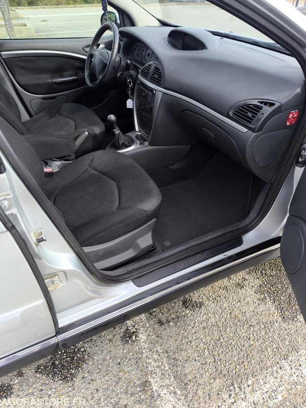 Vieglā automašīna CITROEN C5 1.6 HDI 110 PACK AMBIANCE 180100KMS: foto 6 Vieglā automašīna CITROEN C5 1.6 HDI 110 PACK AMBIANCE 180100KMS: foto 6