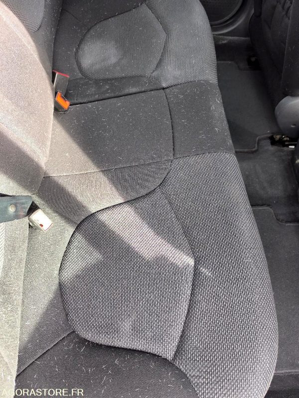 Vieglā automašīna CITROEN C5 1.6 HDI 110 PACK AMBIANCE 180100KMS: foto 17 Vieglā automašīna CITROEN C5 1.6 HDI 110 PACK AMBIANCE 180100KMS: foto 17