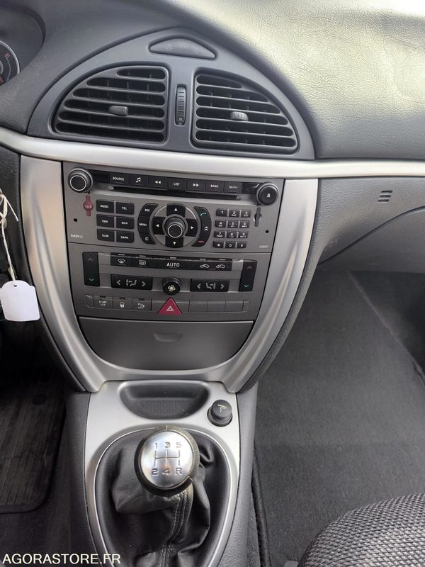 Vieglā automašīna CITROEN C5 1.6 HDI 110 PACK AMBIANCE 180100KMS: foto 13 Vieglā automašīna CITROEN C5 1.6 HDI 110 PACK AMBIANCE 180100KMS: foto 13